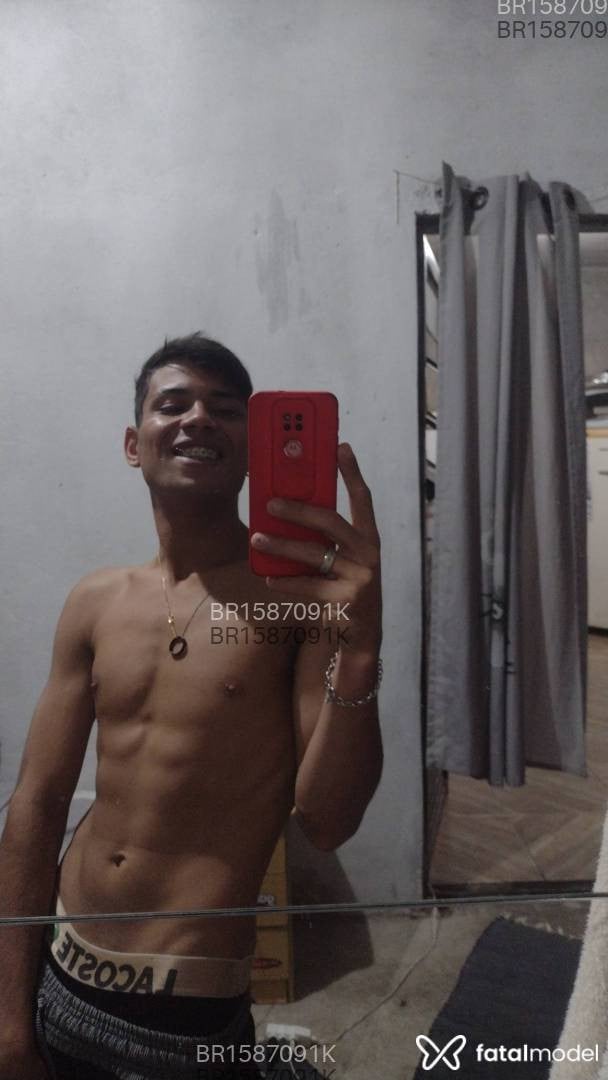 Acompanhante homem morena (o) de olhos pretos em São José dos Campos - Breno