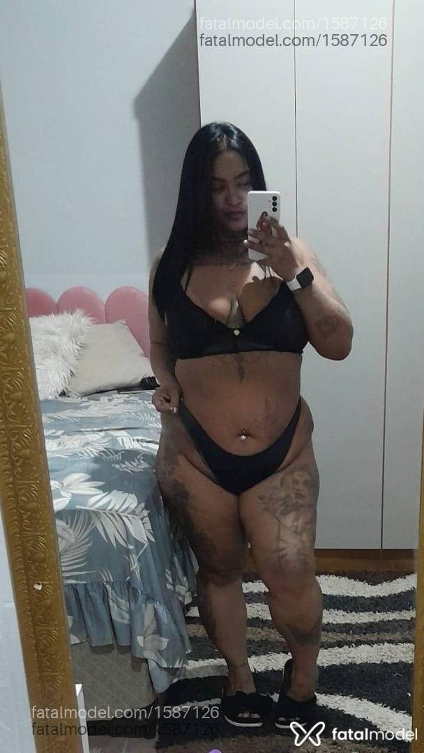Acompanhante mulher com cabelo castanho de olhos castanhos - Mirella