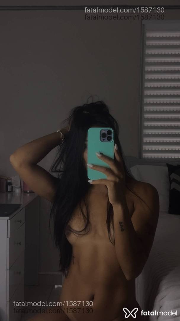 Acompanhante mulher trans morena (o) de olhos castanhos - Stella Acompanhante mulher trans morena (o) de olhos castanhos - Stella