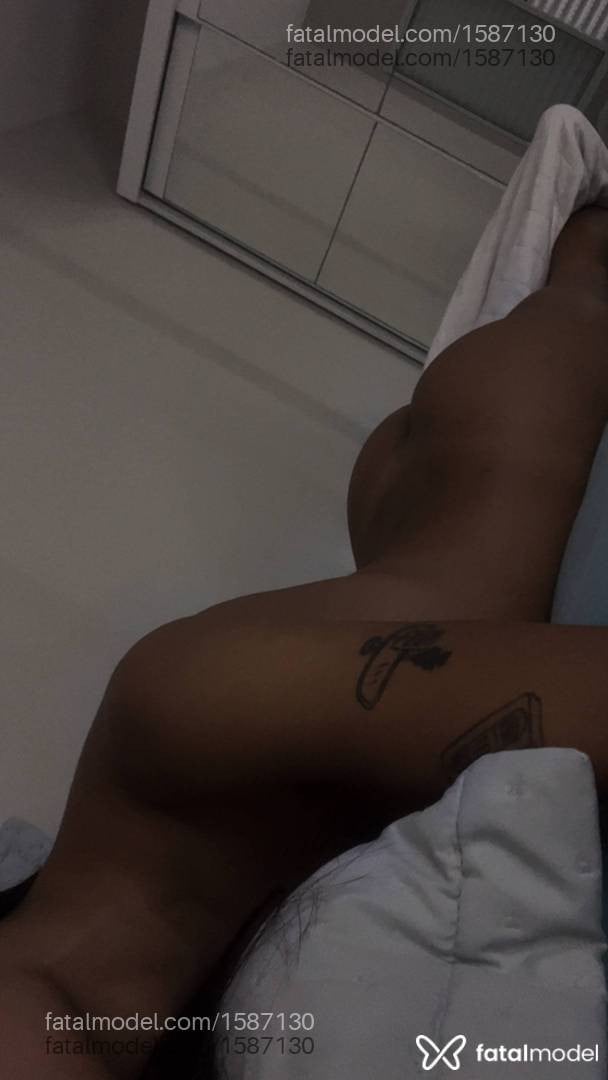 Acompanhante mulher trans morena (o) de olhos castanhos - Stella Acompanhante mulher trans morena (o) de olhos castanhos - Stella