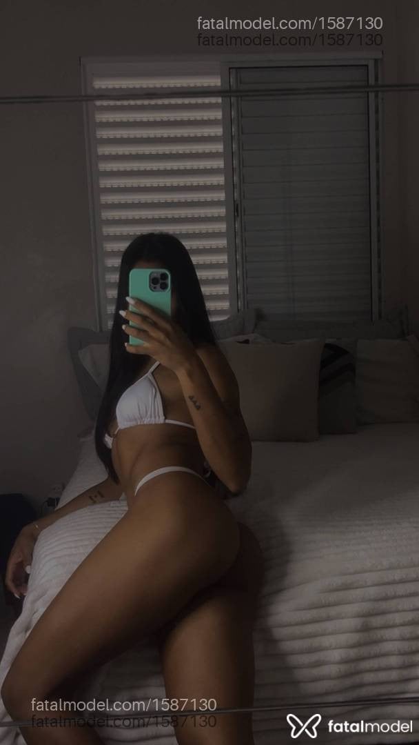Acompanhante mulher trans morena (o) de olhos castanhos - Stella Acompanhante mulher trans morena (o) de olhos castanhos - Stella