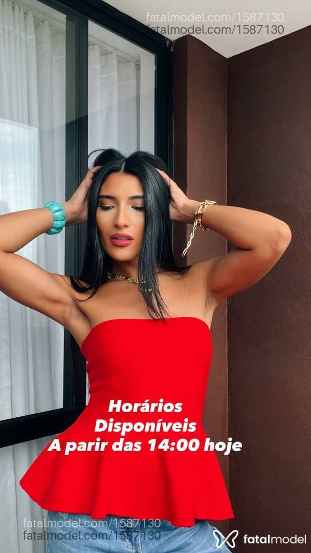 Acompanhante mulher trans morena (o) de olhos castanhos - Stella