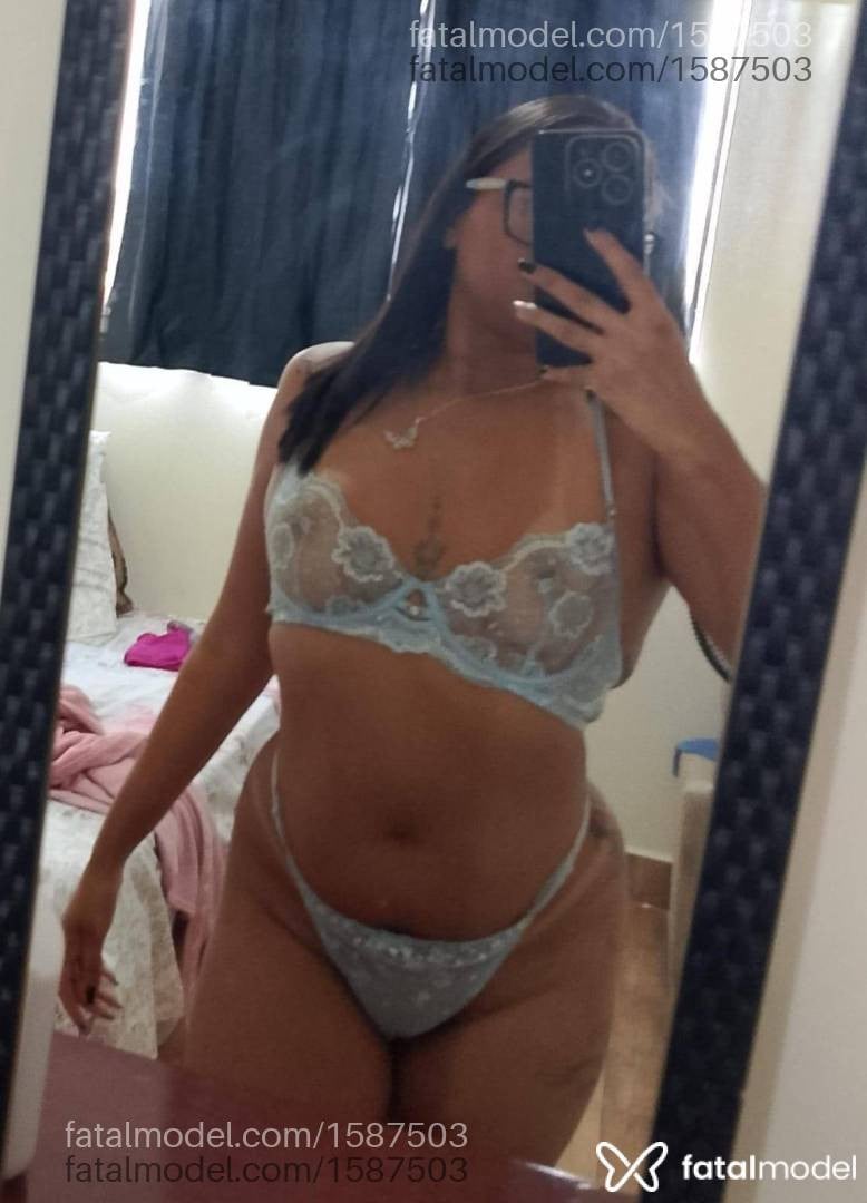 Acompanhante mulher morena (o) de olhos pretos - Antonella Queiroz