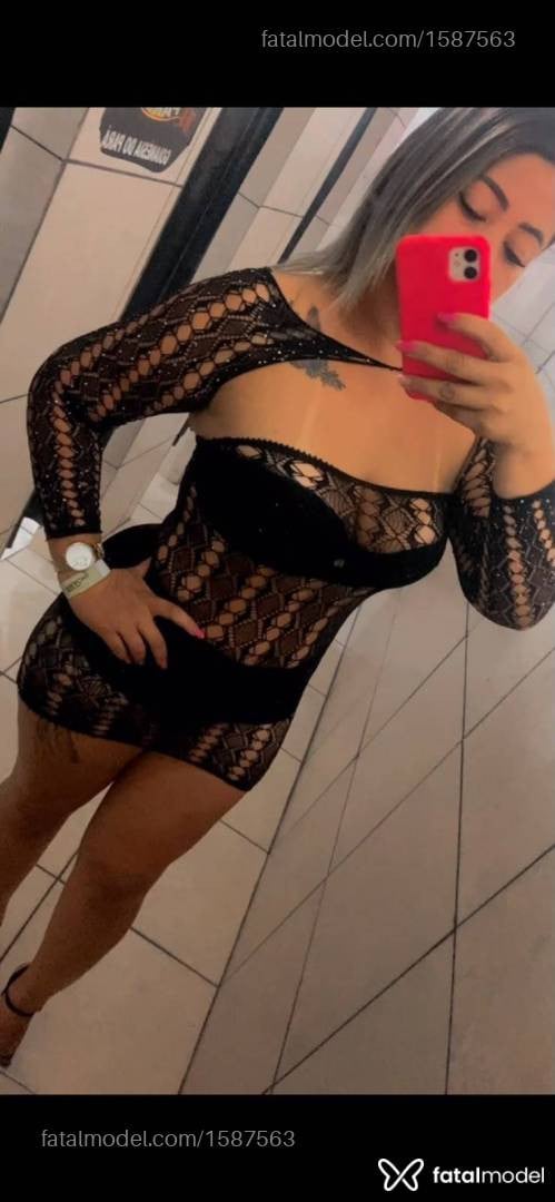 Acompanhante mulher loira (o) de olhos castanhos - Kamilla Santos