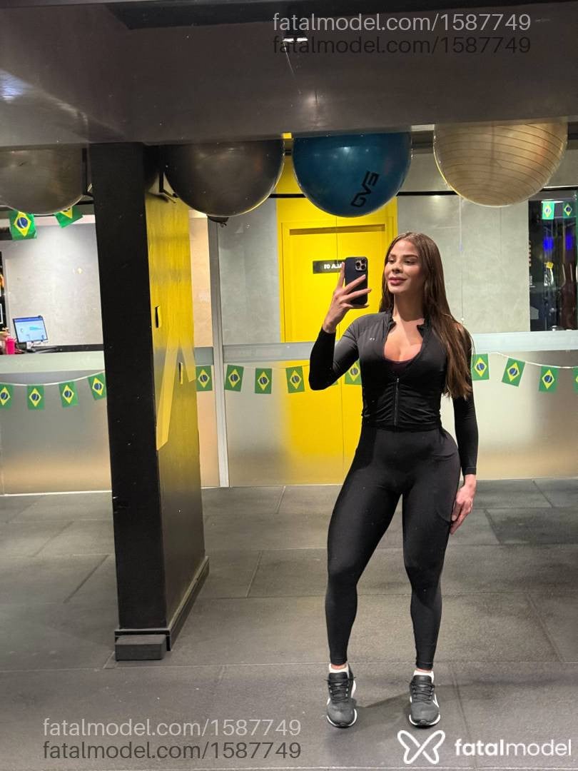 Acompanhante mulher trans loira (o) de olhos mel em Balneário Camboriú - Leonnora Angel