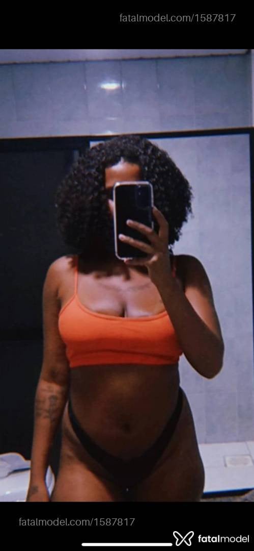 Acompanhante mulher com cabelo castanho de olhos castanhos - Rayssa