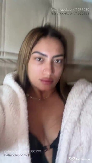 Acompanhante mulher loira (o) de olhos mel - Viivy Montenegro Acompanhante mulher loira (o) de olhos mel - Viivy Montenegro