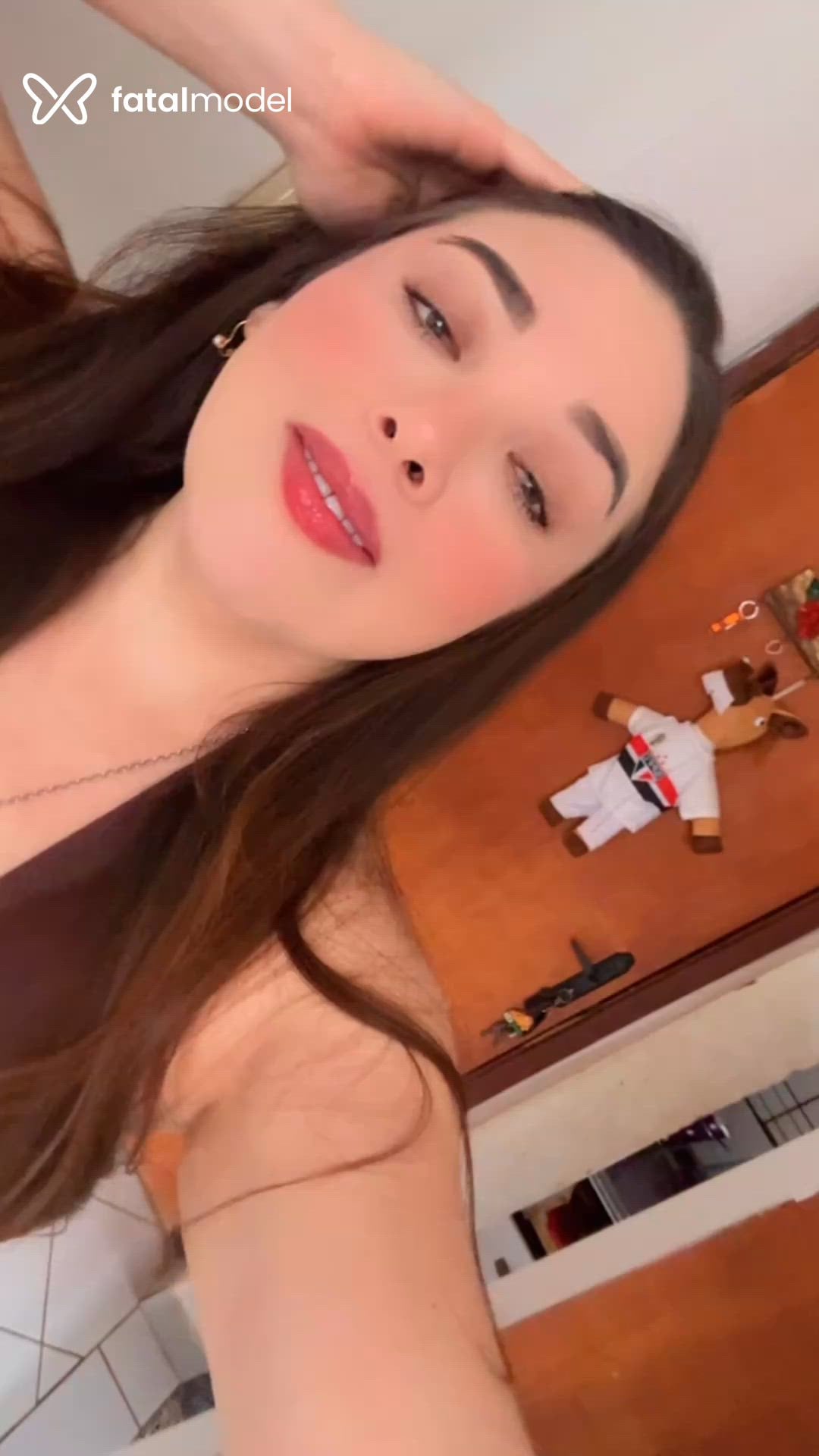 Acompanhante mulher com cabelo colorido de olhos castanhos em Campo Grande - Larissa Moraes
