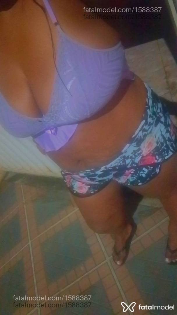 Acompanhante mulher morena (o) de olhos castanhos - Pérola Negra