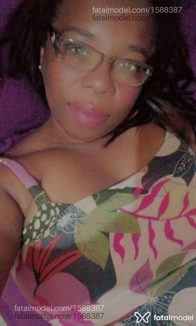 Acompanhante mulher morena (o) de olhos castanhos - Pérola Negra