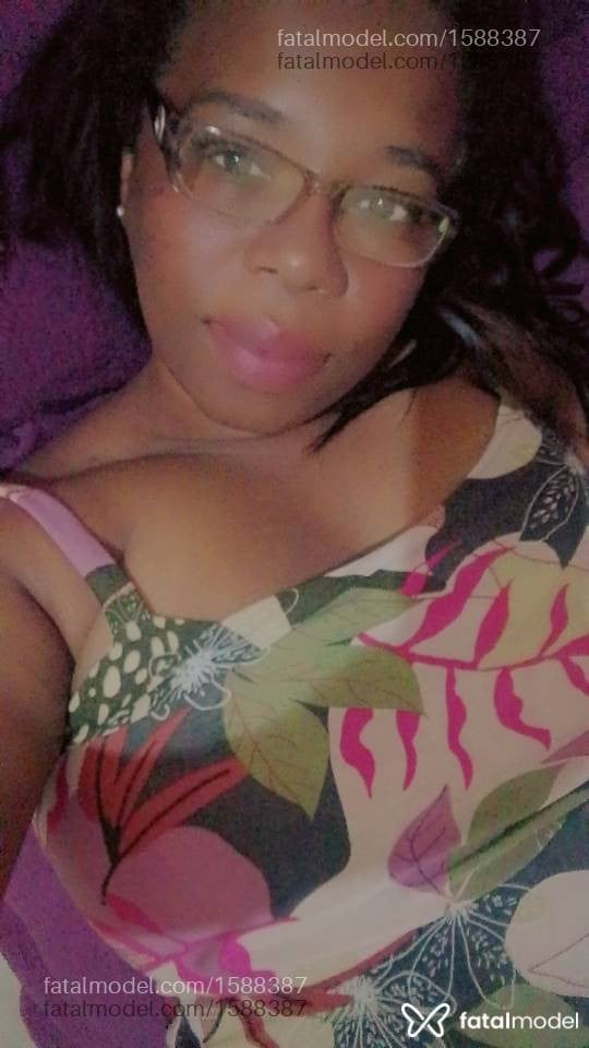 Acompanhante mulher morena (o) de olhos castanhos - Pérola Negra