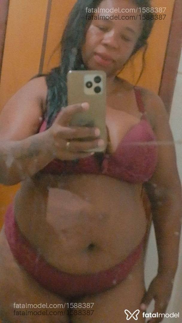 Acompanhante mulher morena (o) de olhos castanhos - Pérola Negra