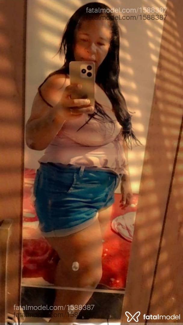 Acompanhante mulher morena (o) de olhos castanhos - Pérola Negra
