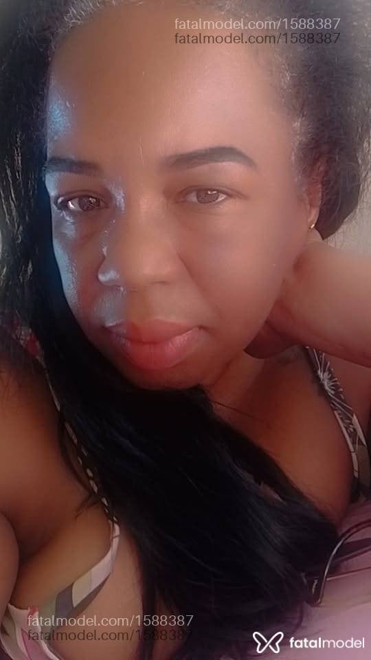 Acompanhante mulher morena (o) de olhos castanhos - Pérola Negra