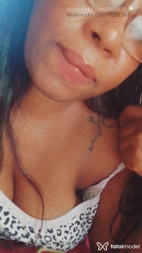 Acompanhante mulher morena (o) de olhos castanhos - Pérola Negra
