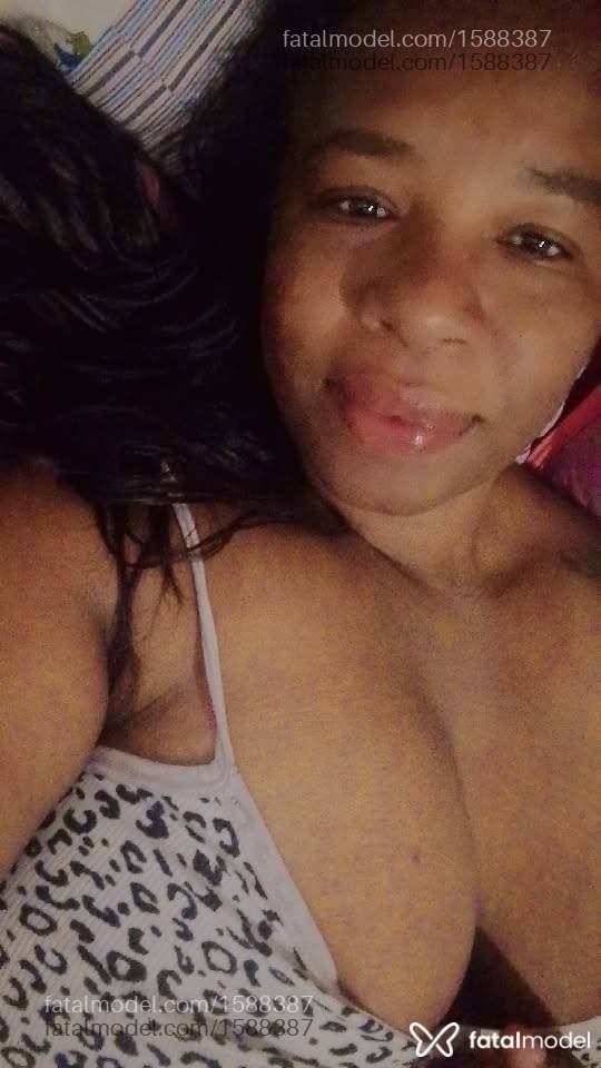 Acompanhante mulher morena (o) de olhos castanhos - Pérola Negra