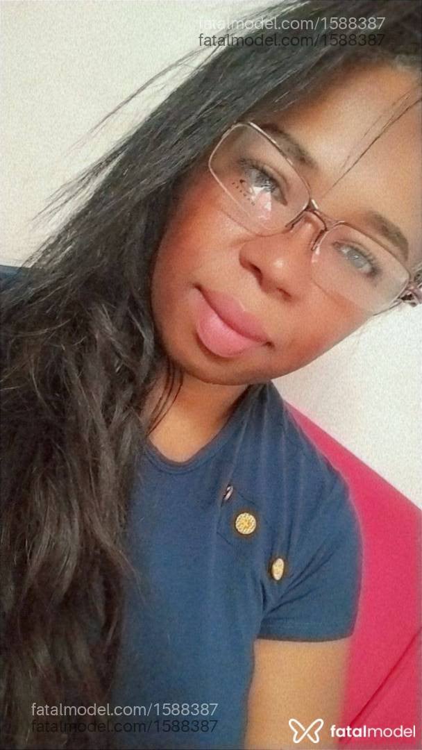 Acompanhante mulher morena (o) de olhos castanhos - Pérola Negra