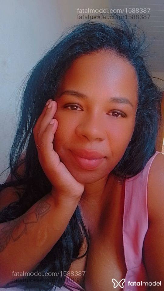 Acompanhante mulher morena (o) de olhos castanhos - Pérola Negra