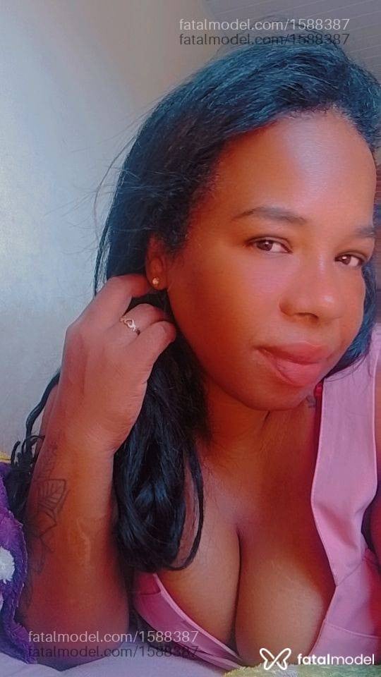 Acompanhante mulher morena (o) de olhos castanhos - Pérola Negra