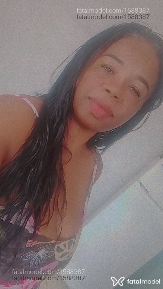 Acompanhante mulher morena (o) de olhos castanhos - Pérola Negra