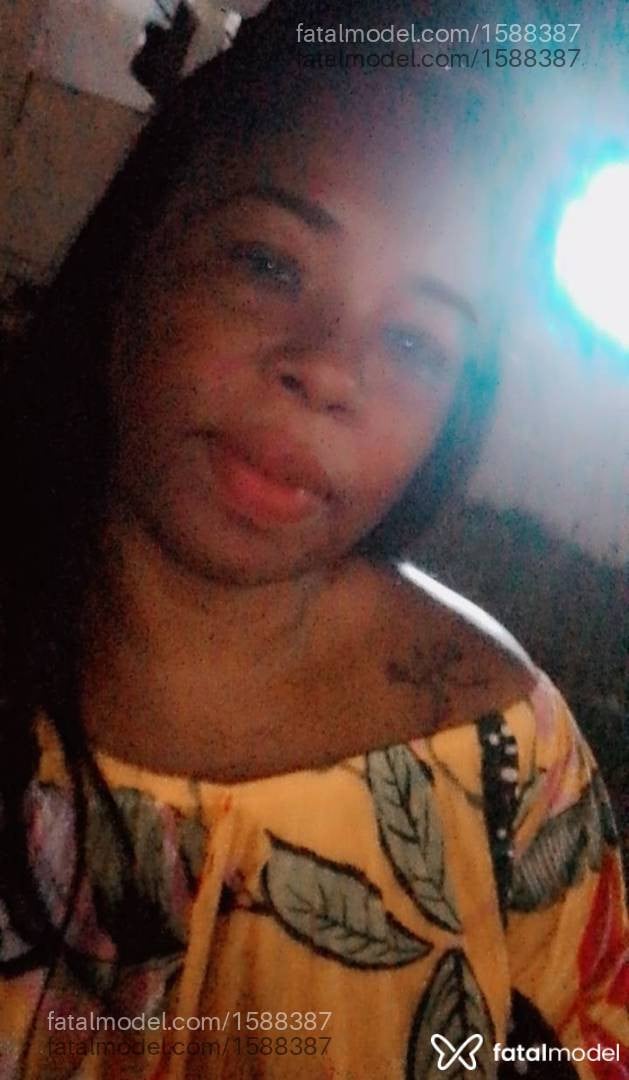 Acompanhante mulher morena (o) de olhos castanhos - Pérola Negra