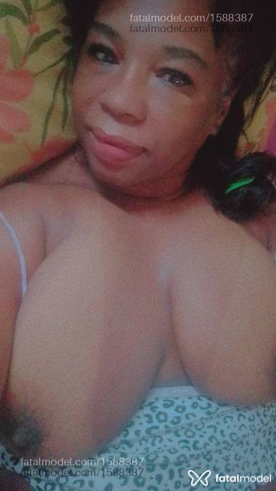 Acompanhante mulher morena (o) de olhos castanhos - Pérola Negra