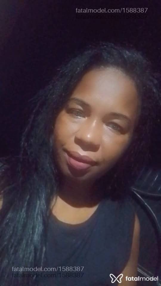 Acompanhante mulher morena (o) de olhos castanhos - Pérola Negra