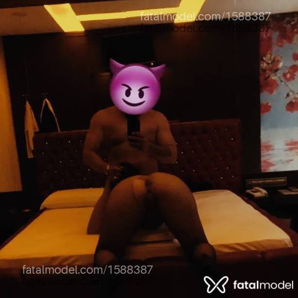 Acompanhante mulher morena (o) de olhos castanhos - Pérola Negra