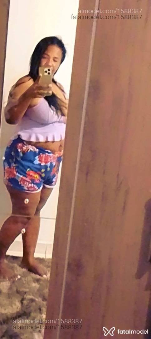 Acompanhante mulher morena (o) de olhos castanhos - Pérola Negra