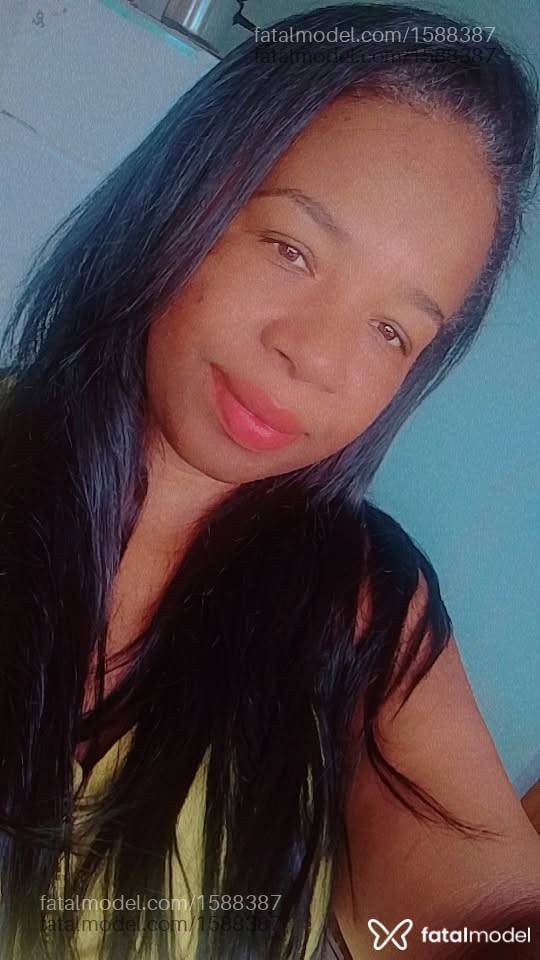Acompanhante mulher morena (o) de olhos castanhos - Pérola Negra