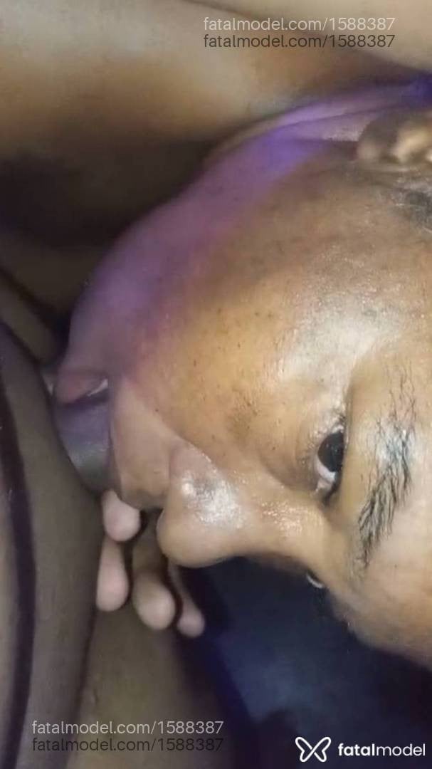 Acompanhante mulher morena (o) de olhos castanhos - Pérola Negra
