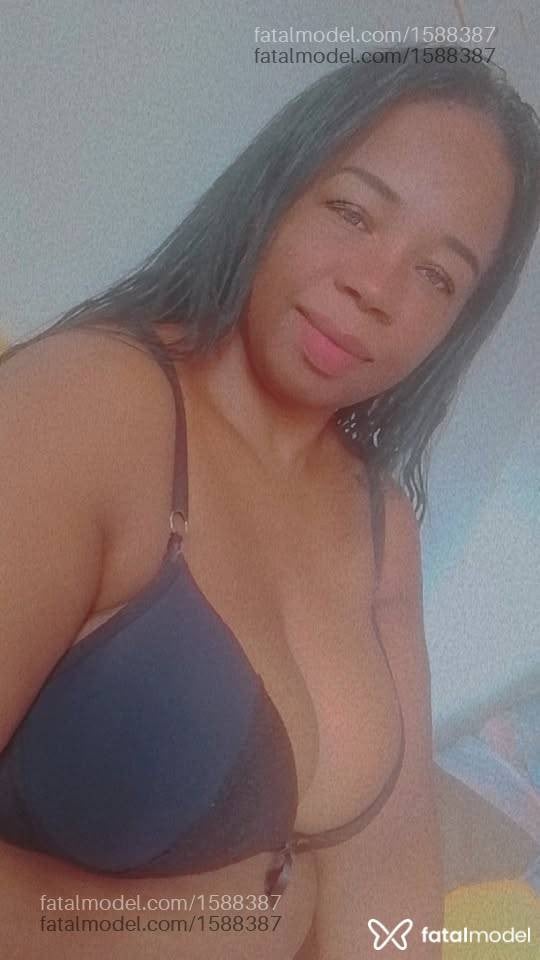 Acompanhante mulher morena (o) de olhos castanhos - Pérola Negra