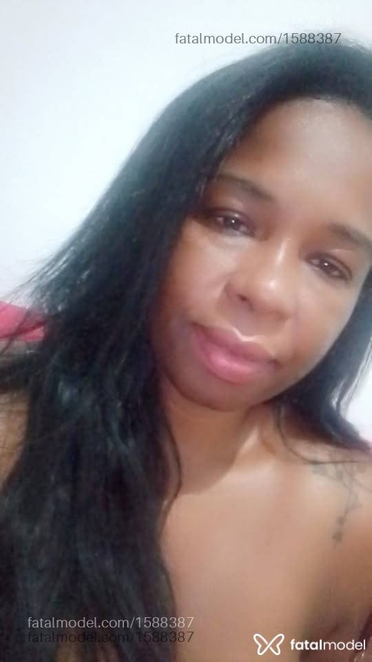 Acompanhante mulher morena (o) de olhos castanhos - Pérola Negra