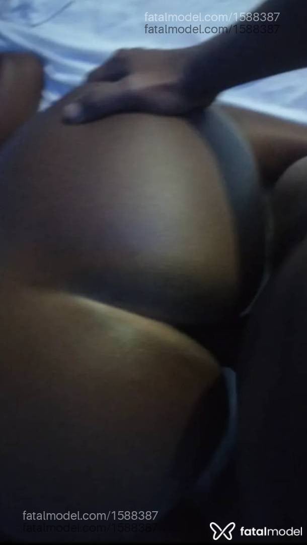 Acompanhante mulher morena (o) de olhos castanhos - Pérola Negra