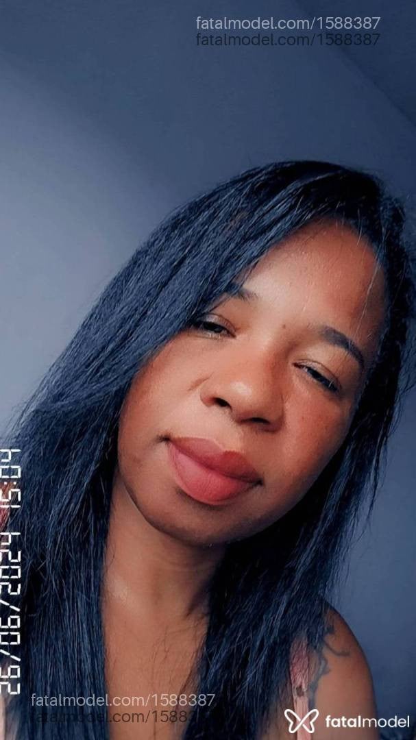 Acompanhante mulher morena (o) de olhos castanhos - Pérola Negra