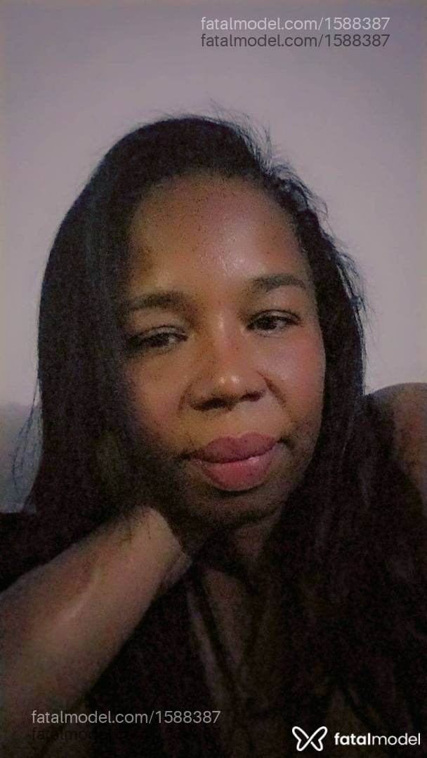 Acompanhante mulher morena (o) de olhos castanhos - Pérola Negra