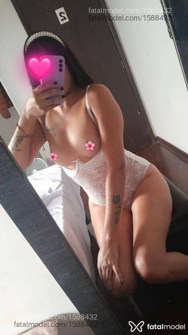 Acompanhante mulher morena (o) de olhos castanhos - Latifa
