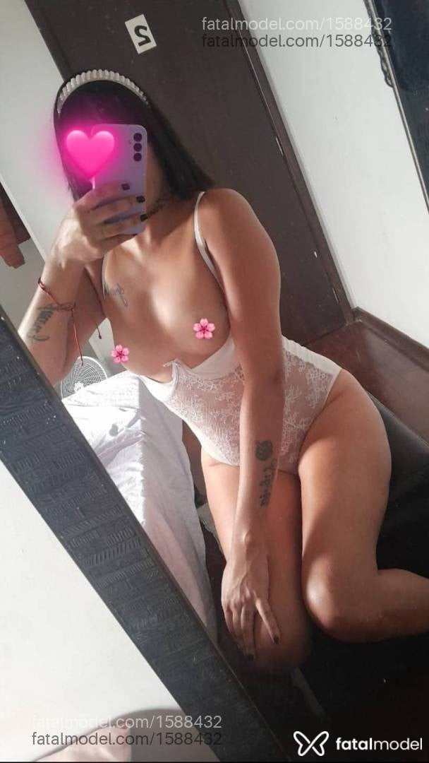 Acompanhante mulher morena (o) de olhos castanhos - Latifa