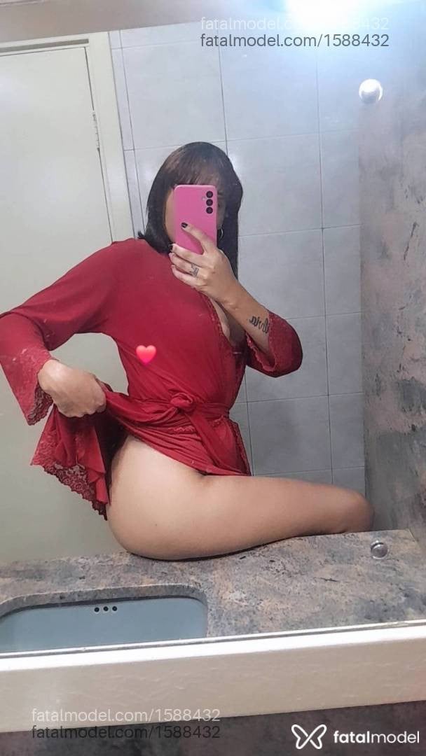 Acompanhante mulher morena (o) de olhos castanhos - Latifa