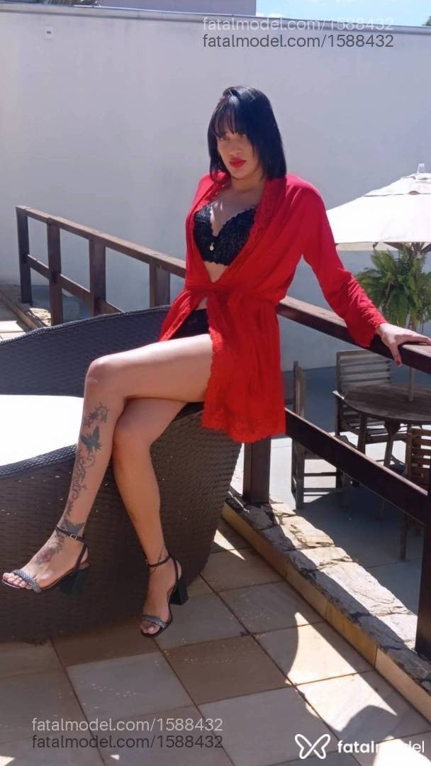 Acompanhante mulher morena (o) de olhos castanhos - Latifa