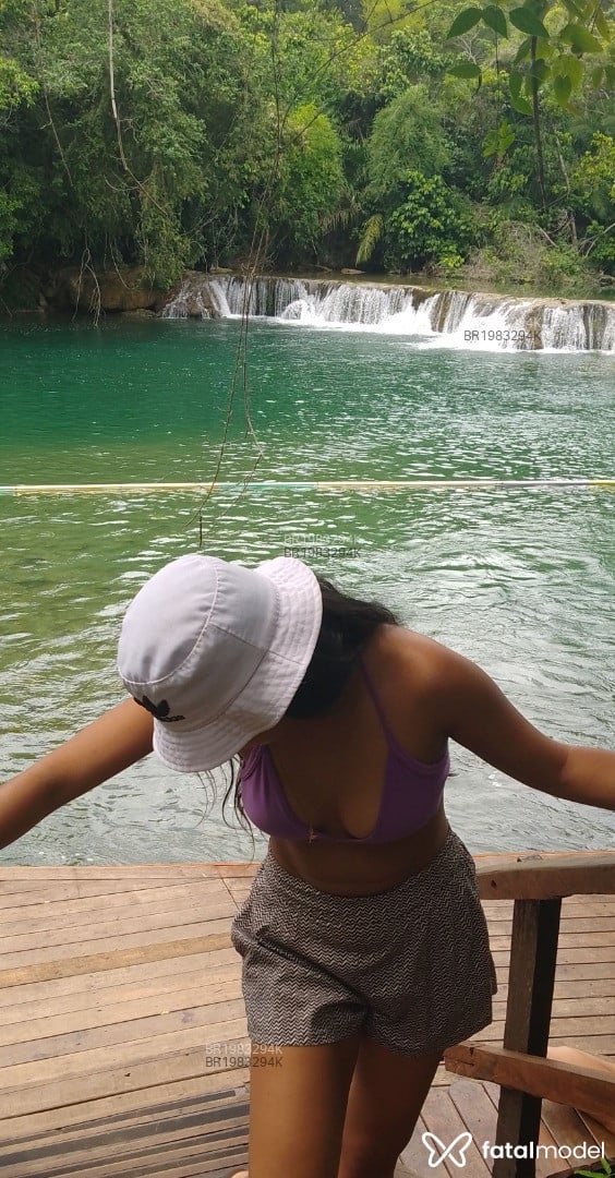 Acompanhante mulher morena (o) de olhos pretos em Foz do Iguaçu Acompanhante mulher morena (o) de olhos pretos em Foz do Iguaçu - Lys