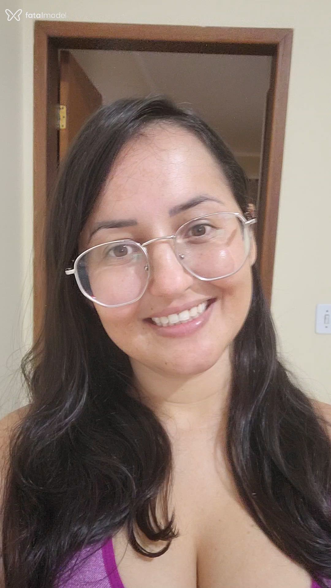Acompanhante mulher com cabelo castanho de olhos castanhos - Karina