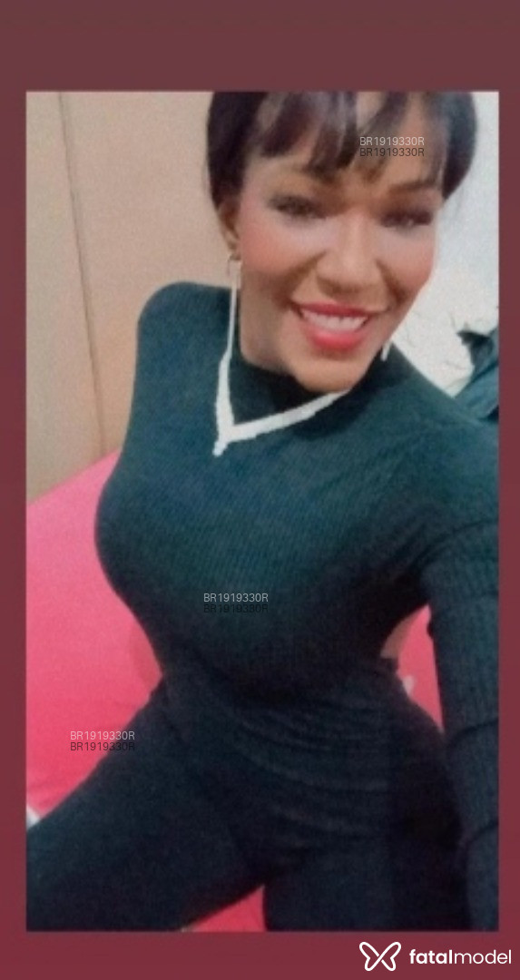 Acompanhante mulher com cabelo castanho de olhos castanhos - Emanuelle Borges