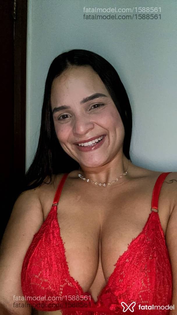 Acompanhante mulher morena (o) de olhos castanhos - Letícia