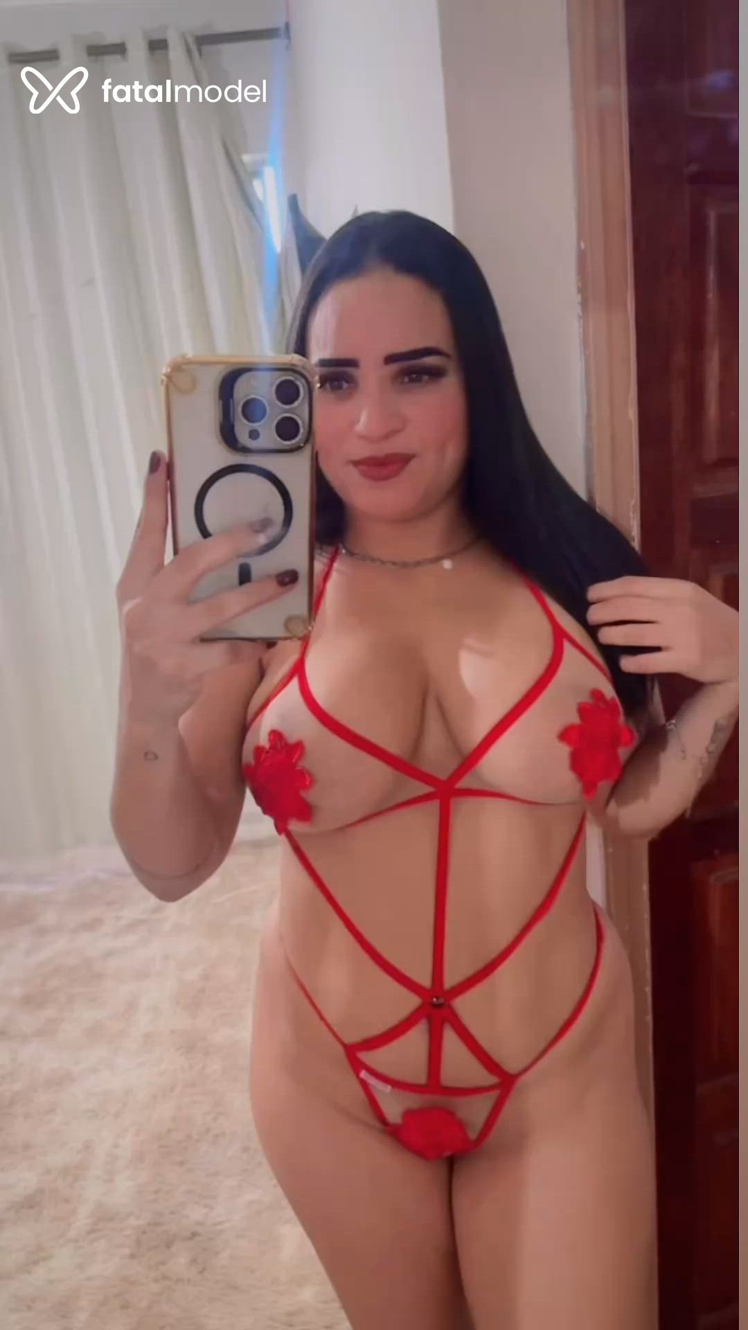 Acompanhante mulher morena (o) de olhos castanhos - Letícia