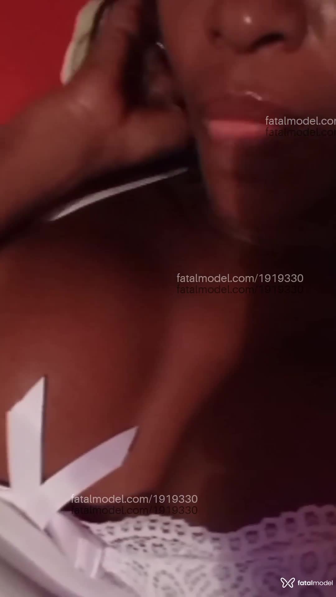 Acompanhante mulher com cabelo castanho de olhos castanhos em Armação dos Búzios - Emanuelle Borges