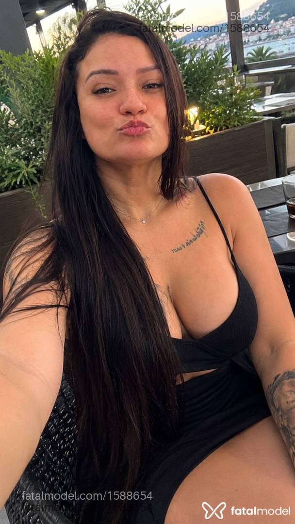 Acompanhante mulher morena (o) de olhos castanhos - Nicolle Soares