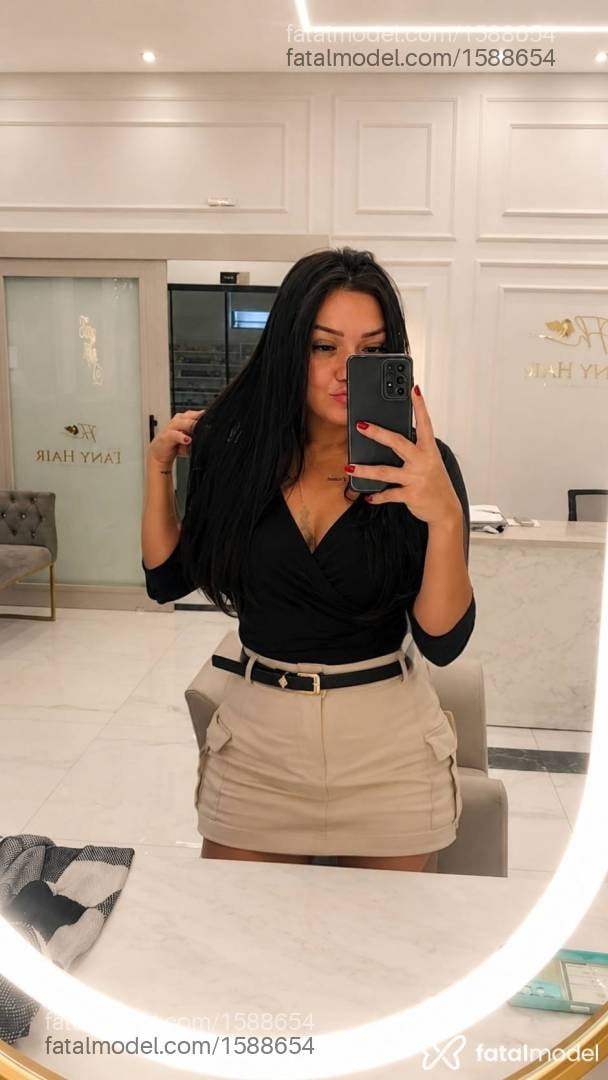 Acompanhante mulher morena (o) de olhos castanhos - Nicolle Soares