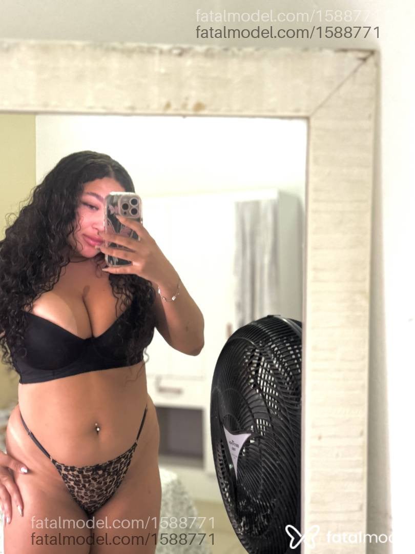 Acompanhante mulher morena (o) de olhos castanhos - Stefany