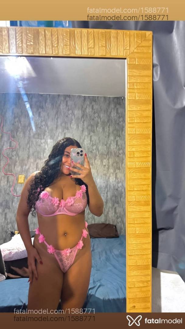 Acompanhante mulher morena (o) de olhos castanhos - Stefany